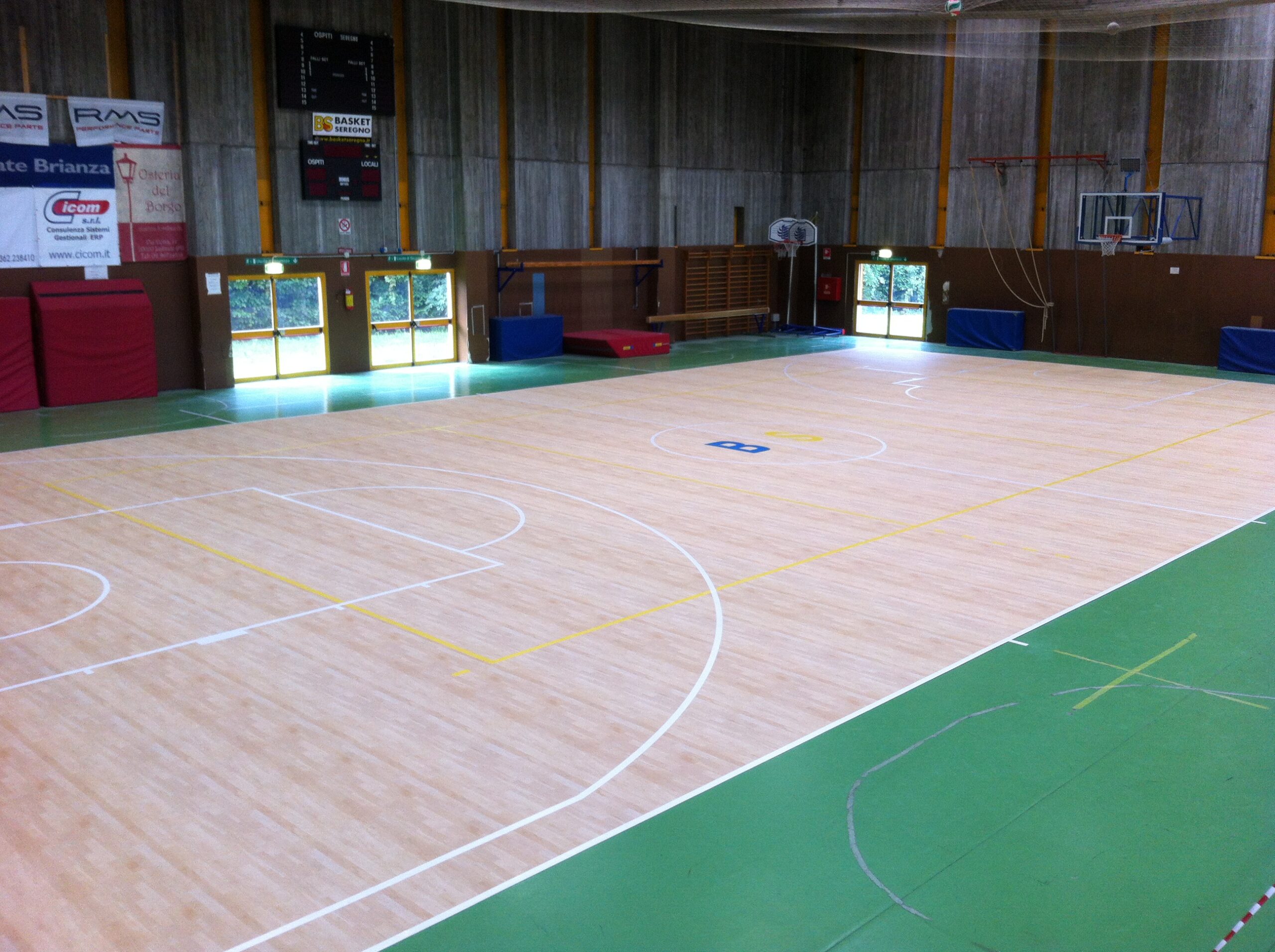 Pavimentazione campo da basket per interni